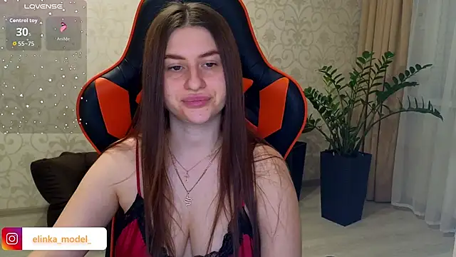 Snapshot of Elishka_ chatting on 11.14.25 Elishka online show from 11.14.25