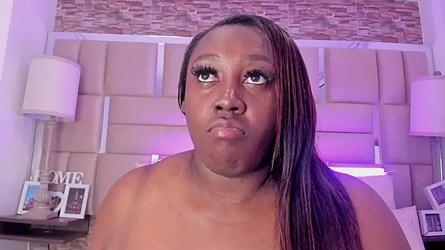 ShaniaBrownn online show from 09.13.25