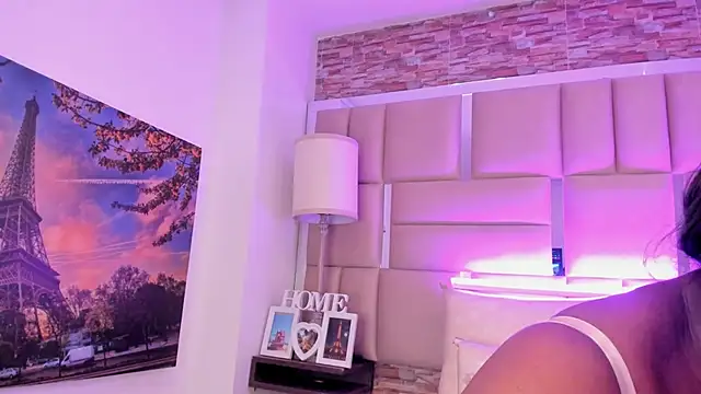 Snapshot of ShaniaBrownn chatting on 01.10.26 ShaniaBrownn online show from 01.10.26