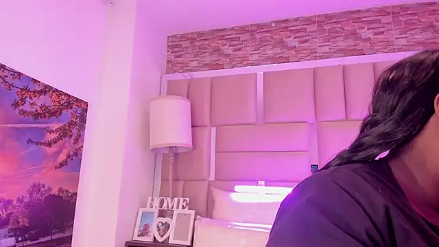 Snapshot of ShaniaBrownn chatting on 02.11.26 ShaniaBrownn online show from 02.11.26