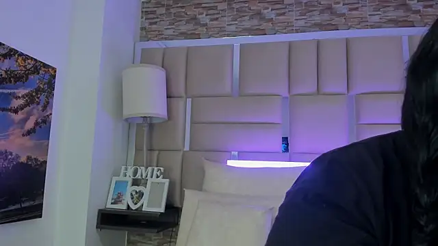 Snapshot of ShaniaBrownn chatting on 02.12.26 ShaniaBrownn online show from 02.12.26