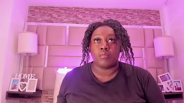 Snapshot of ShaniaBrownn chatting on 02.21.26 ShaniaBrownn online show from 02.21.26