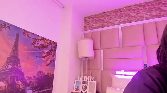 Snapshot of ShaniaBrownn chatting on 02.24.26 ShaniaBrownn online show from 02.24.26