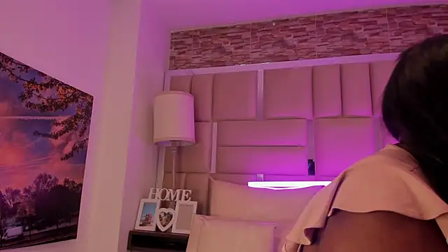 Snapshot of ShaniaBrownn chatting on 02.25.26 ShaniaBrownn online show from 02.25.26