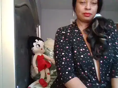 MSweetLindaParks online show from 02.16.25