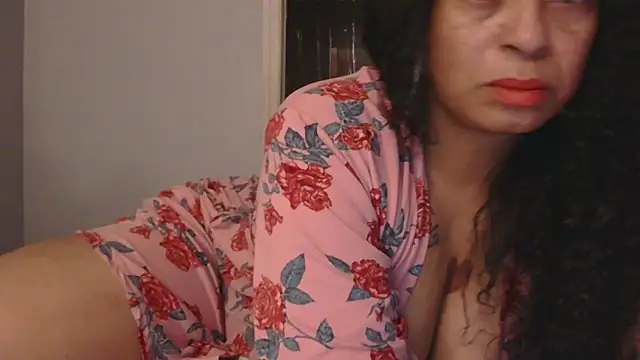 Snapshot of MSweetLindaParks chatting on 11.01.25 MSweetLindaParks online show from 11.01.25