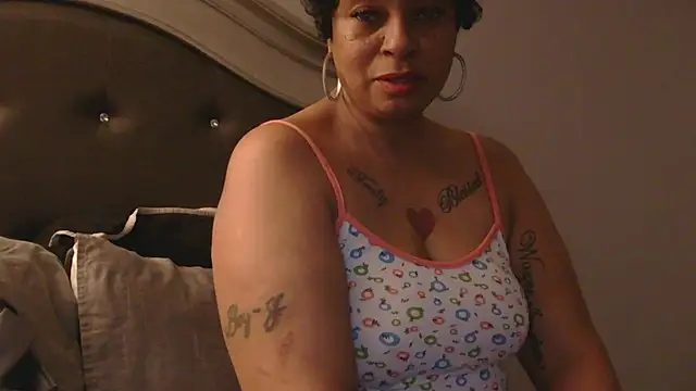 MSweetLindaParks online show from 01.19.26