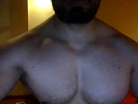 Snapshot of marcus002001 chatting on 04.22.26 marcus002001 online show from 04.22.26