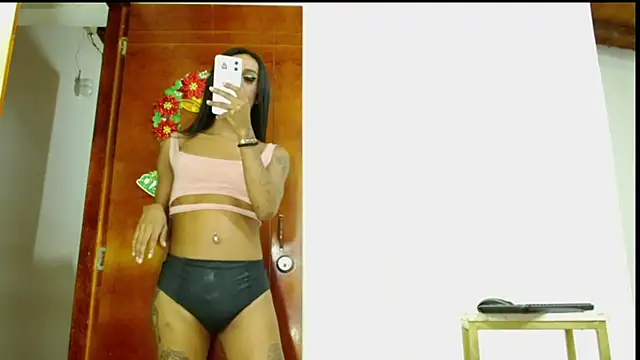 Snapshot of nomy_07 chatting on 12.10.24 nomy 07 online show from 12.10.24