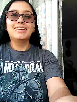 Snapshot of LauraRuiz1 chatting on 09.11.25 LauraRuiz1 online show from 09.11.25