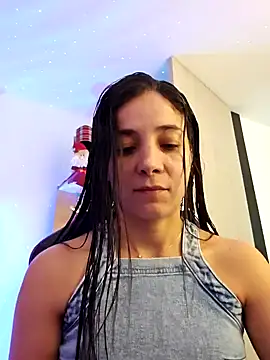 Snapshot of miaeyes chatting on 12.31.24 miaeyes online show from 12.31.24