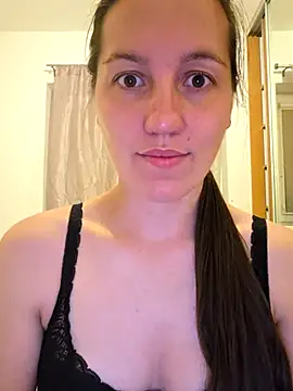 Snapshot of Nicole-Ray chatting on 07.25.26 Nicole-Ray online show from 07.25.26