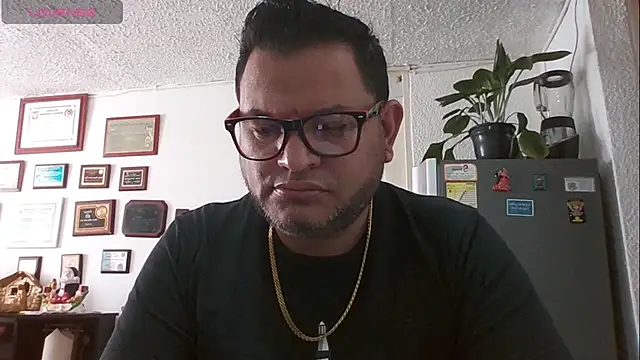 Snapshot of SexDiffrent chatting on 12.16.25 SexDiffrent online show from 12.16.25