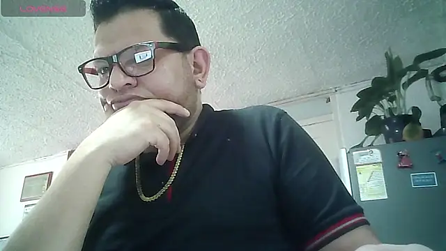 Snapshot of SexDiffrent chatting on 12.20.25 SexDiffrent online show from 12.20.25