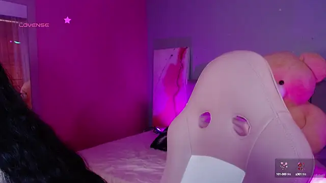 Snapshot of kim_blake chatting on 12.11.24 kim blake online show from 12.11.24