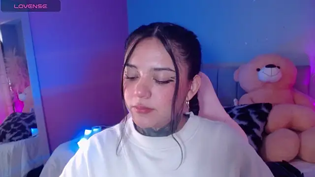 Snapshot of kim_blake chatting on 12.17.24 kim blake online show from 12.17.24