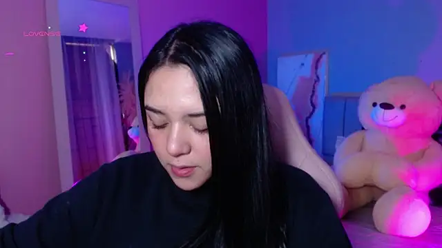 Snapshot of kim_blake chatting on 12.23.24 kim blake online show from 12.23.24