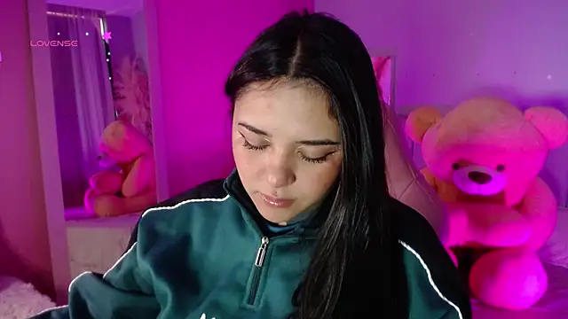 Snapshot of kim_blake chatting on 01.04.25 kim blake online show from 01.04.25