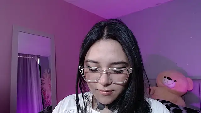 Snapshot of kim_blake chatting on 01.18.25 kim blake online show from 01.18.25