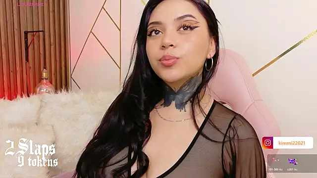 Snapshot of kim_blake chatting on 10.20.25 kim blake online show from 10.20.25