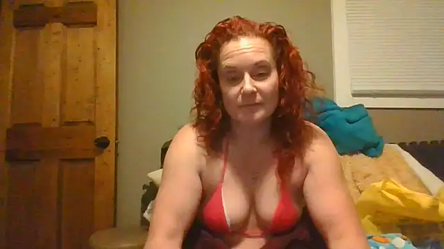 Snapshot of fitflamedragan chatting on 05.30.26 fitflamedragan online show from 05.30.26
