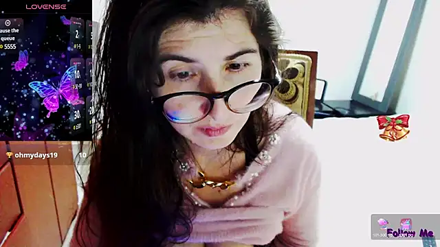 Snapshot of A_R_Y_ chatting on 02.10.25 A R Y online show from 02.10.25