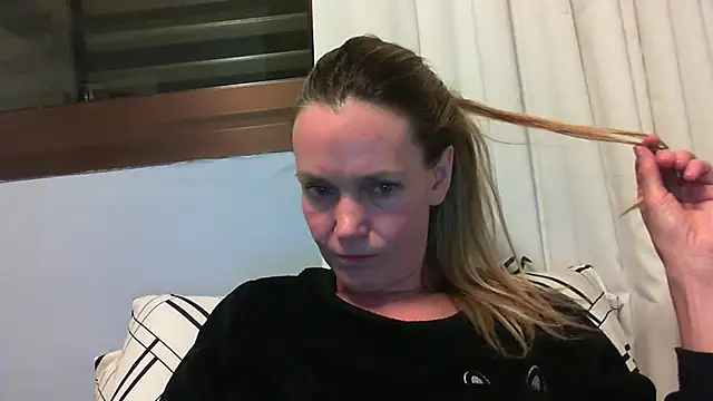 Snapshot of Annylove1 chatting on 09.29.25 Annylove1 online show from 09.29.25