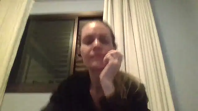 Snapshot of Annylove1 chatting on 10.01.25 Annylove1 online show from 10.01.25