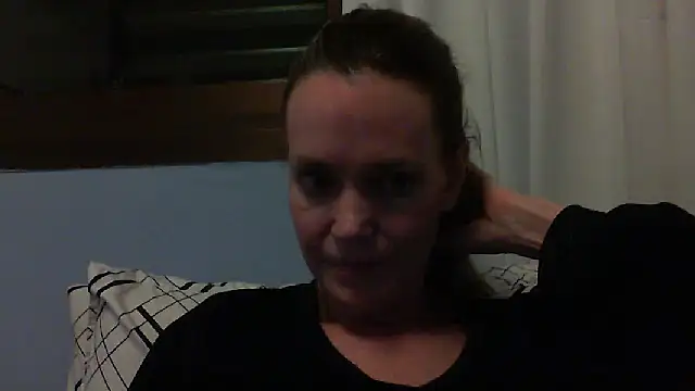 Snapshot of Annylove1 chatting on 10.03.25 Annylove1 online show from 10.03.25