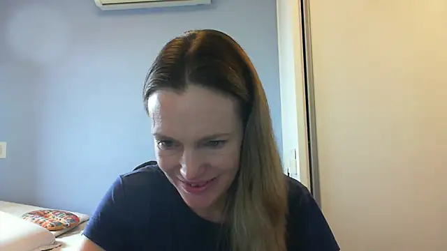 Snapshot of Annylove1 chatting on 10.07.25 Annylove1 online show from 10.07.25