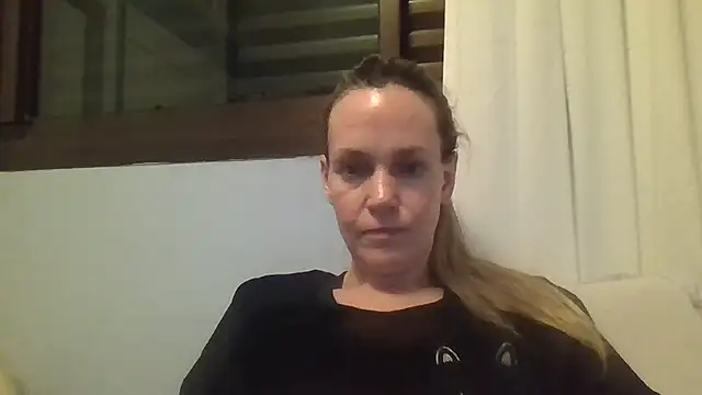 Snapshot of Annylove1 chatting on 10.08.25 Annylove1 online show from 10.08.25