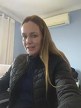 Snapshot of Annylove1 chatting on 10.08.25 Annylove1 online show from 10.08.25