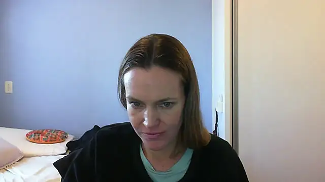 Snapshot of Annylove1 chatting on 10.14.25 Annylove1 online show from 10.14.25