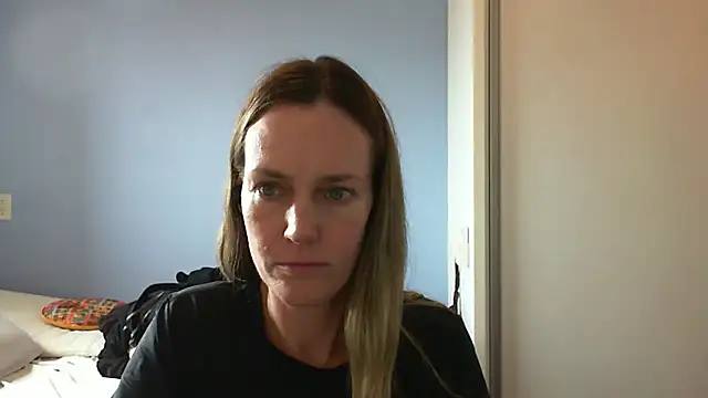 Snapshot of Annylove1 chatting on 10.15.25 Annylove1 online show from 10.15.25