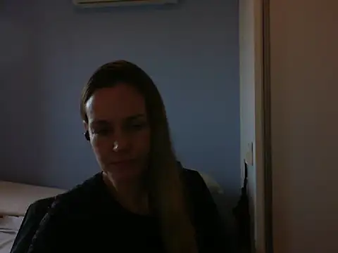 Snapshot of Annylove1 chatting on 10.16.25 Annylove1 online show from 10.16.25