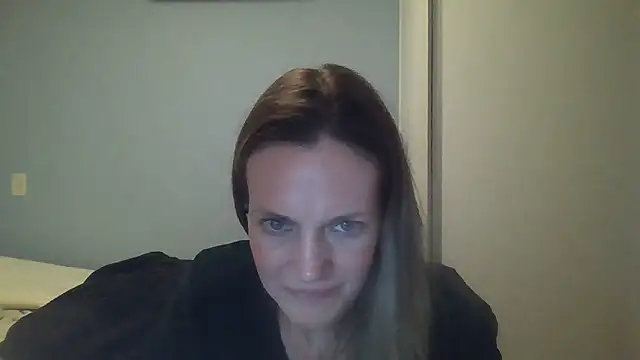 Snapshot of Annylove1 chatting on 10.22.25 Annylove1 online show from 10.22.25