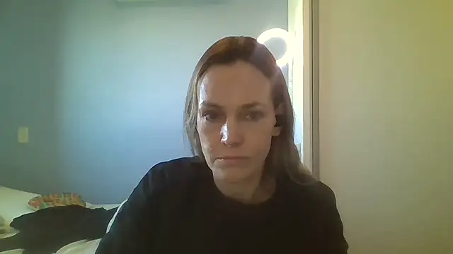 Snapshot of Annylove1 chatting on 10.23.25 Annylove1 online show from 10.23.25