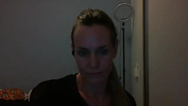 Snapshot of Annylove1 chatting on 10.24.25 Annylove1 online show from 10.24.25