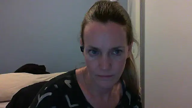 Snapshot of Annylove1 chatting on 10.29.25 Annylove1 online show from 10.29.25