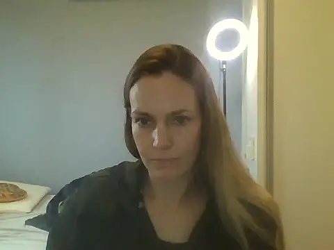 Snapshot of Annylove1 chatting on 10.30.25 Annylove1 online show from 10.30.25