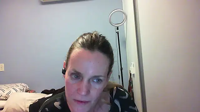 Snapshot of Annylove1 chatting on 11.03.25 Annylove1 online show from 11.03.25