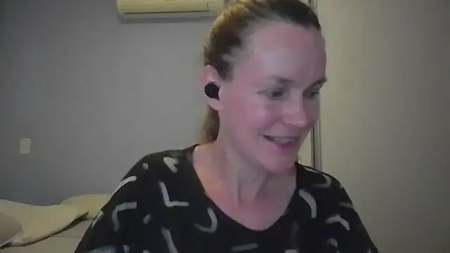 Annylove1 online show from 12.22.25