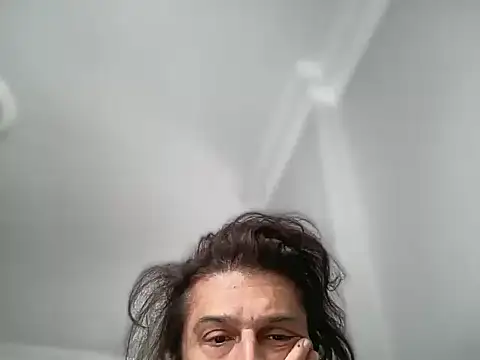 Snapshot of ALPHANDRE chatting on 10.28.25 ALPHANDRE online show from 10.28.25