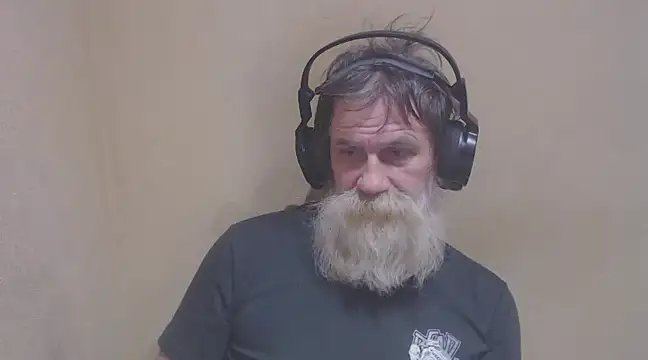 Snapshot of AlexNudo chatting on 12.26.24 AlexNudo online show from 12.26.24