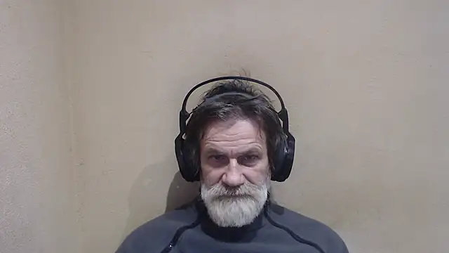 Snapshot of AlexNudo chatting on 01.03.25 AlexNudo online show from 01.03.25