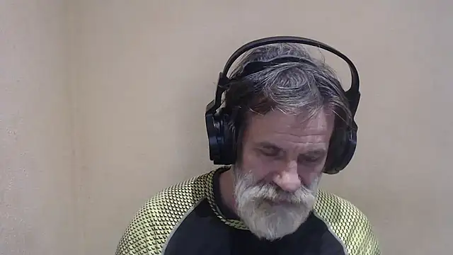 Snapshot of AlexNudo chatting on 01.24.25 AlexNudo online show from 01.24.25