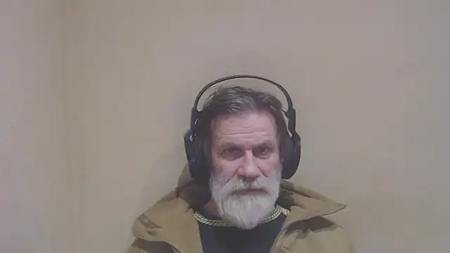 Snapshot of AlexNudo chatting on 01.25.25 AlexNudo online show from 01.25.25