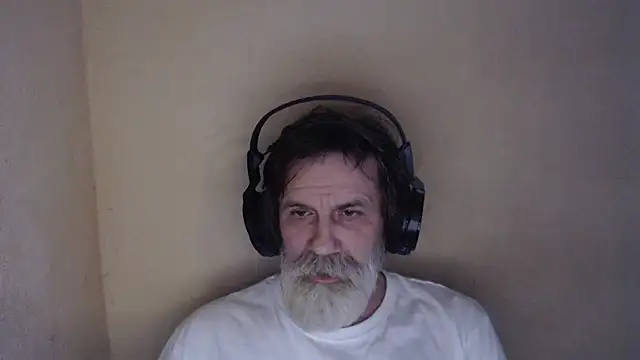 Snapshot of AlexNudo chatting on 02.06.25 AlexNudo online show from 02.06.25