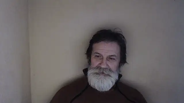 Snapshot of AlexNudo chatting on 02.15.25 AlexNudo online show from 02.15.25