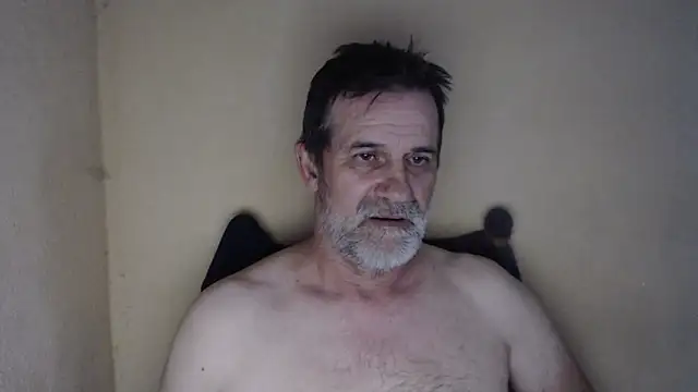 Snapshot of AlexNudo chatting on 09.20.25 AlexNudo online show from 09.20.25